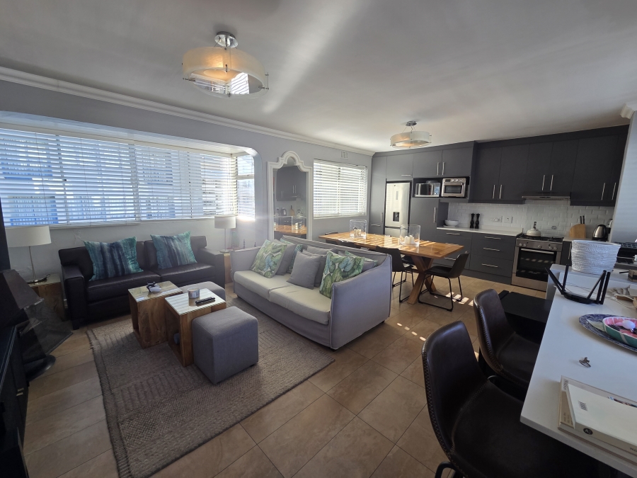 To Let 2 Bedroom Property for Rent in Sea Point Western Cape